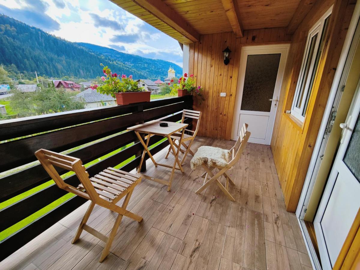 Отель Casa Poiana Teiului Экстерьер фото